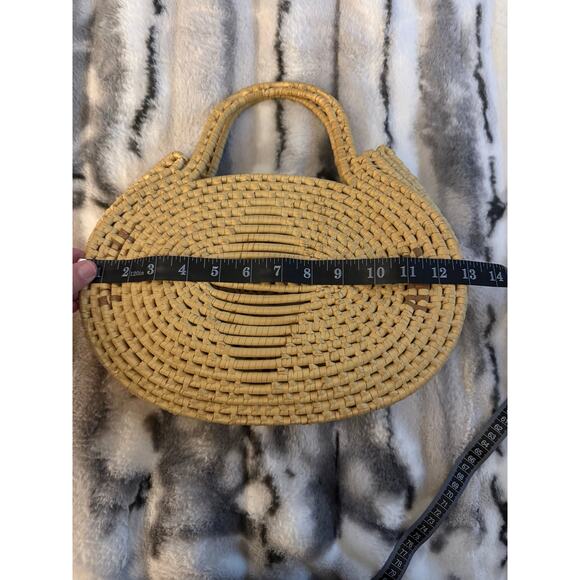 Pretty Woven Purse - Picture 6 of 8